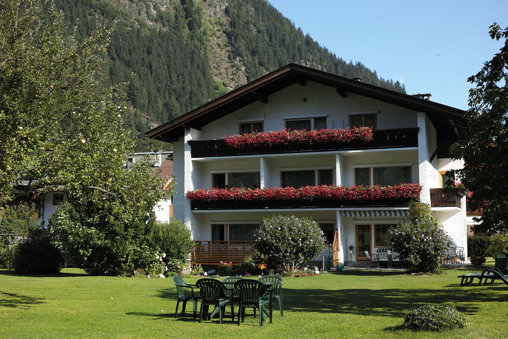 Gaestehaus Ahornblick Mayrhofen Esterno foto