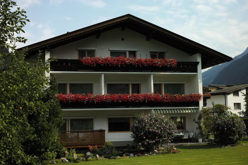 Gaestehaus Ahornblick Mayrhofen Esterno foto