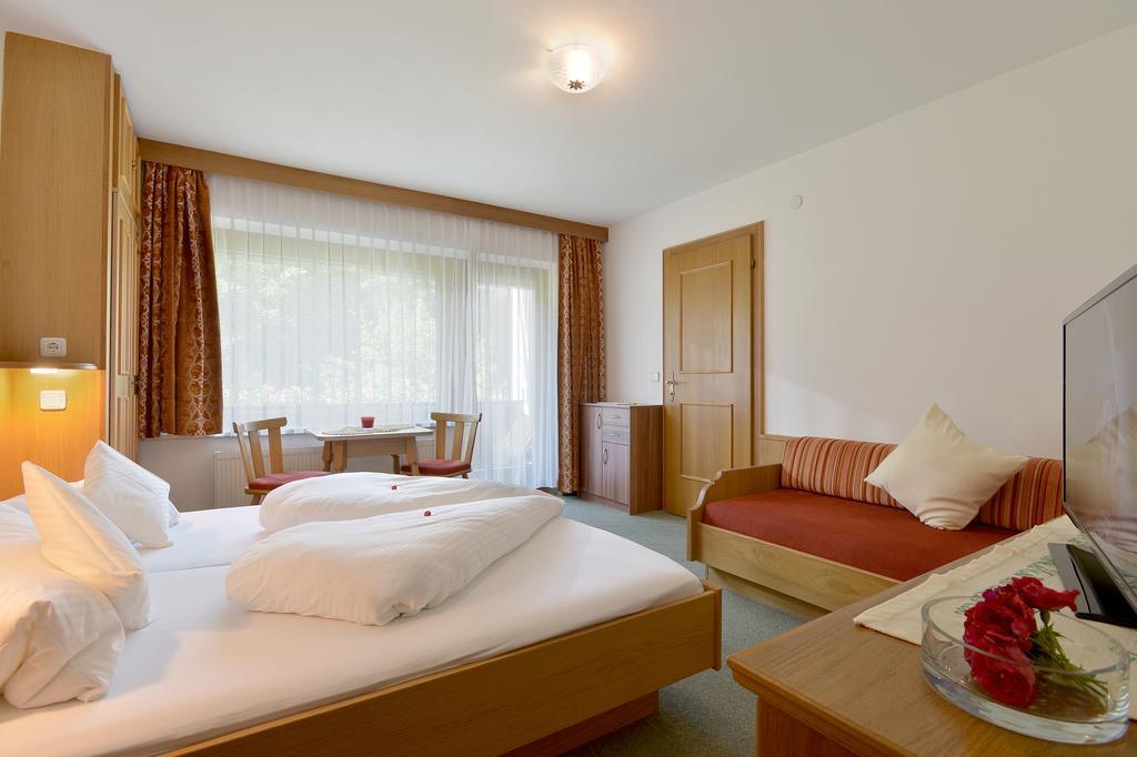 Gaestehaus Ahornblick Mayrhofen Esterno foto